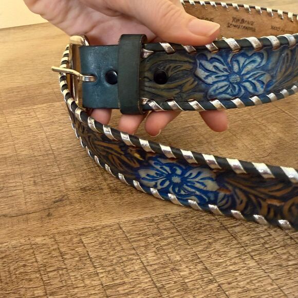 Drysdales women’s belt size 30 hand painted western - Picture 1 of 7